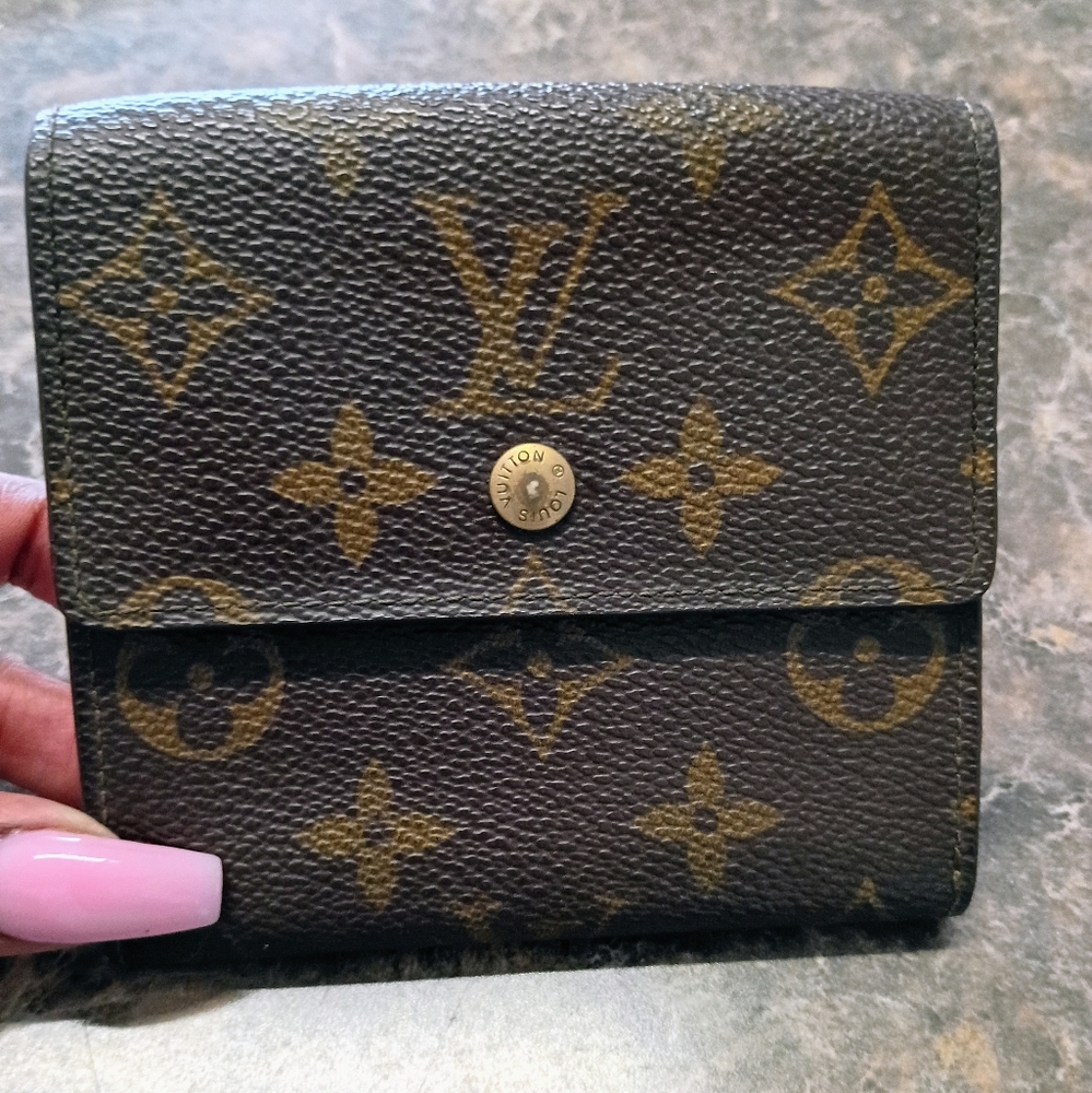 ✨Authentic Louis Vuitton Monogram Elise Wallet✨